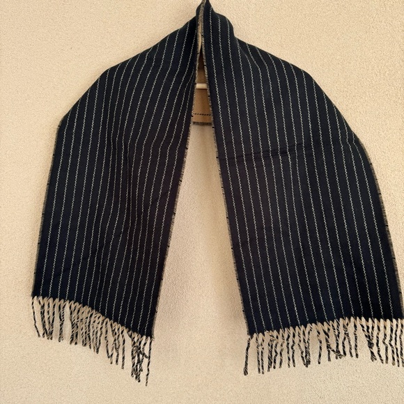 Outbrook Reversible Tan and Black Acrylic Fringe Scarf | made in Germany - Picture 3 of 7